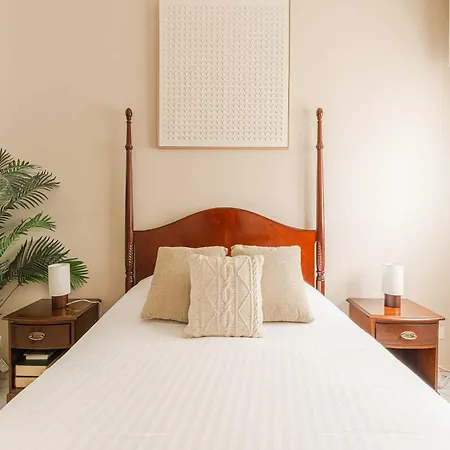 Modern With Terrace 아파트 트로우빌쉬메르