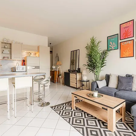 Modern With Terrace Apartment