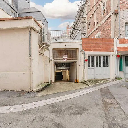 Modern With Terrace * Trouville-sur-Mer