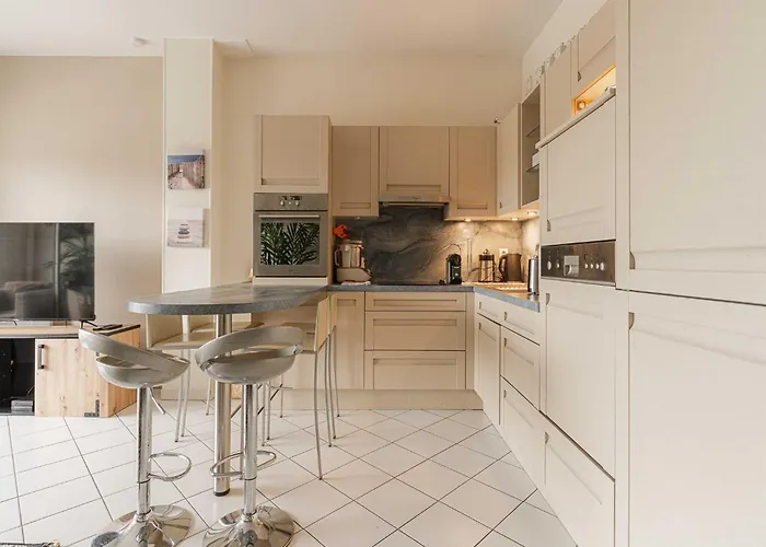 Modern With Terrace Apartman